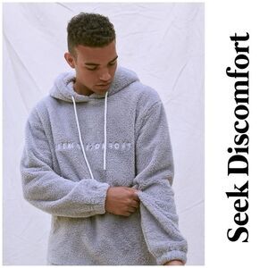 NWT Seek Discomfort Grey Sherpa Hoodie Unisex Size M
